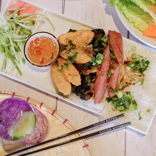 Saigon Roll Banh Hoi Platter (Banh Hoi Dac Biet)
