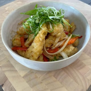 Salt and Pepper Calamari (muc rang muoi)