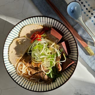 Spicy Lemongrass Noodle Soup (Bun Bo)